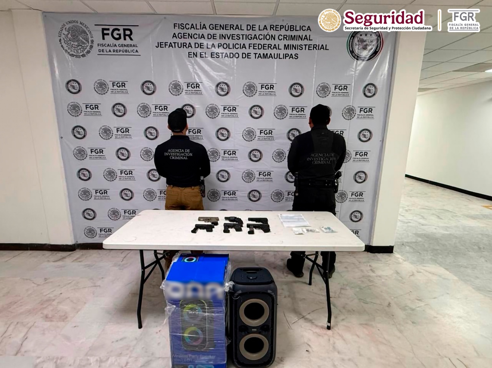 En Tamaulipas, aseguran armas de fuego y cargadores ocultos dentro de una bocina